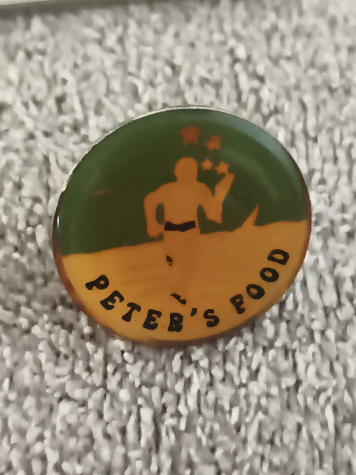 Pin's vintage Peter's Food, logo silhouette orange, badge rétro (Ref 10)