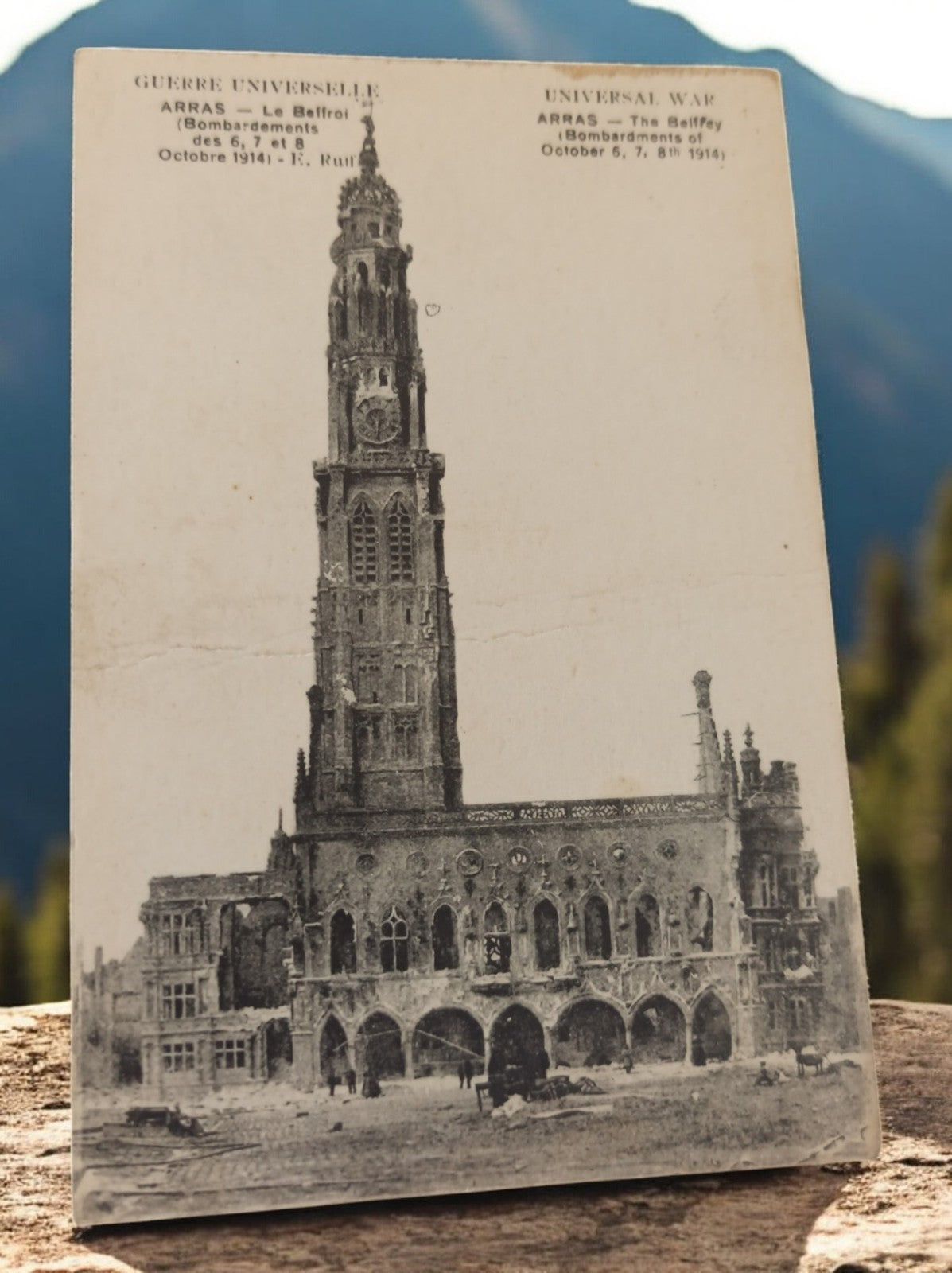 Carte postale ancienne Arras beffroi 1914 WWI Guerre vintage bombardements
