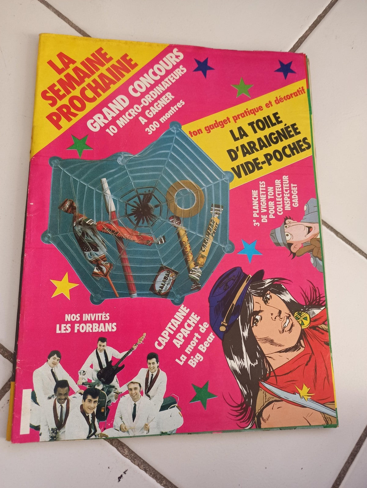 Magazine Pif Gadget vintage années 80, couverture Capitaine Apache, concours mic