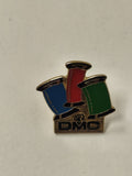 Pin's ancien DMC rétro, badge vintage collection broderie mercerie France