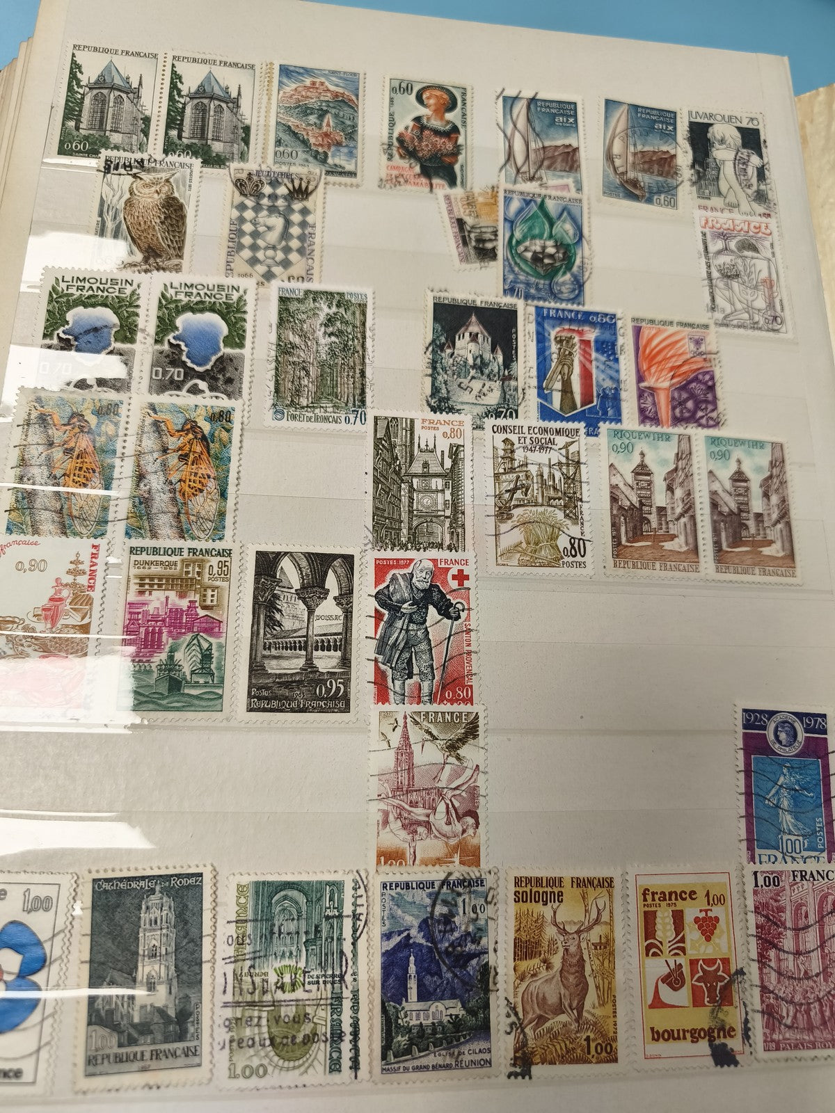 Lot anciens timbres oblitérés France collection thématique monuments et faune