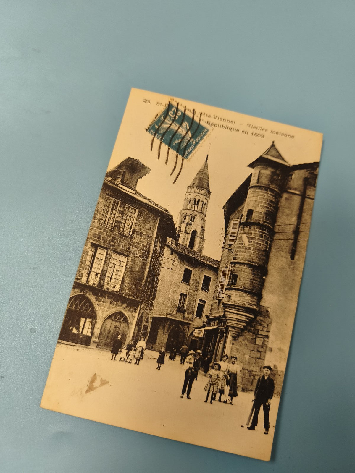 Ancienne carte postale animée Vienne vieilles maisons timbre oblitéré (Ref 2)