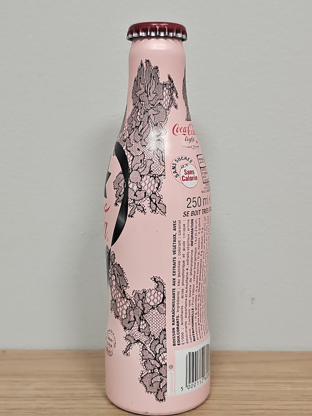 Bouteille Coca Cola pleine design Chantal Thomass édition spéciale boisson scell
