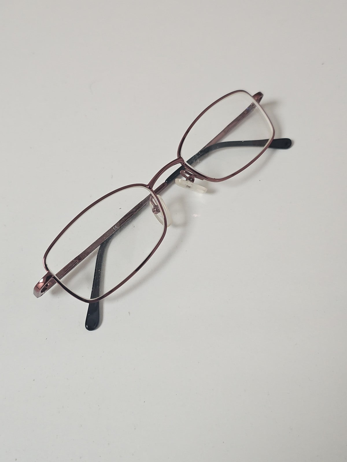 Paire de lunettes unisexe GÉNÉRIQUE monture classique pour usage quotidien