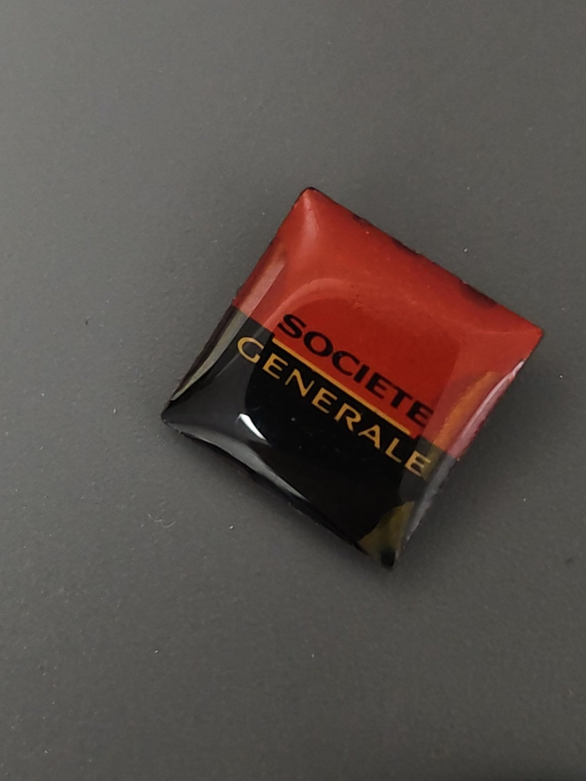 Pin's rétro ancien Société Générale, badge collection vintage banque française