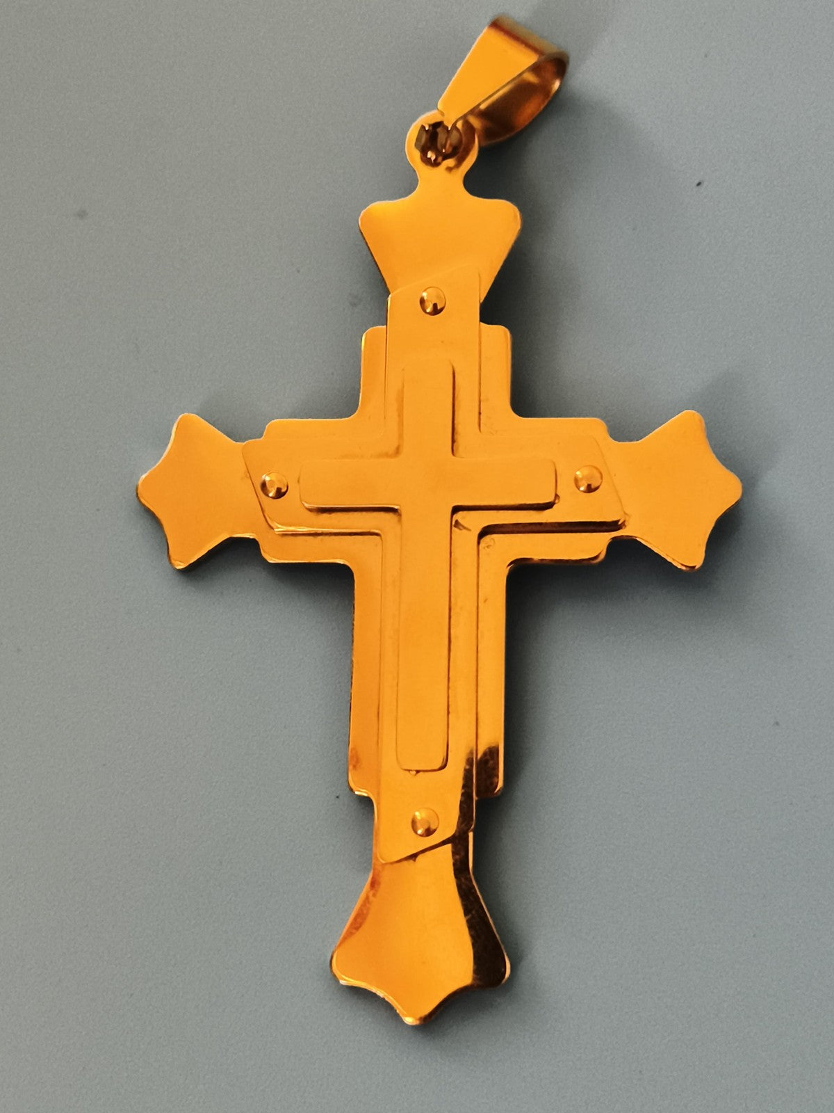 Croix pendentif catholique vintage finition dorée, bijou religieux ancien