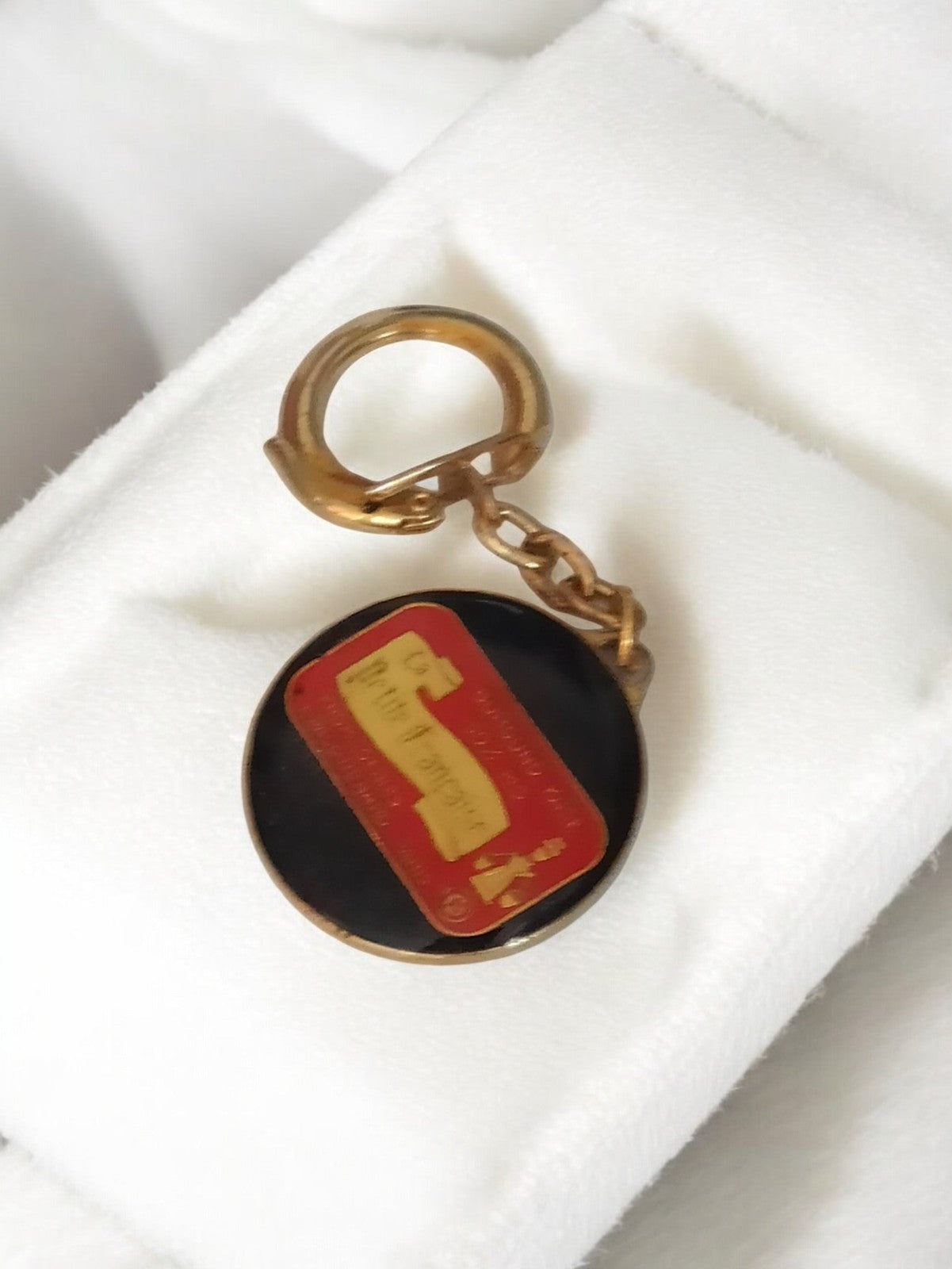 Porte-clés publicitaire ancien vintage La Petite Liqueur rétro rond doré