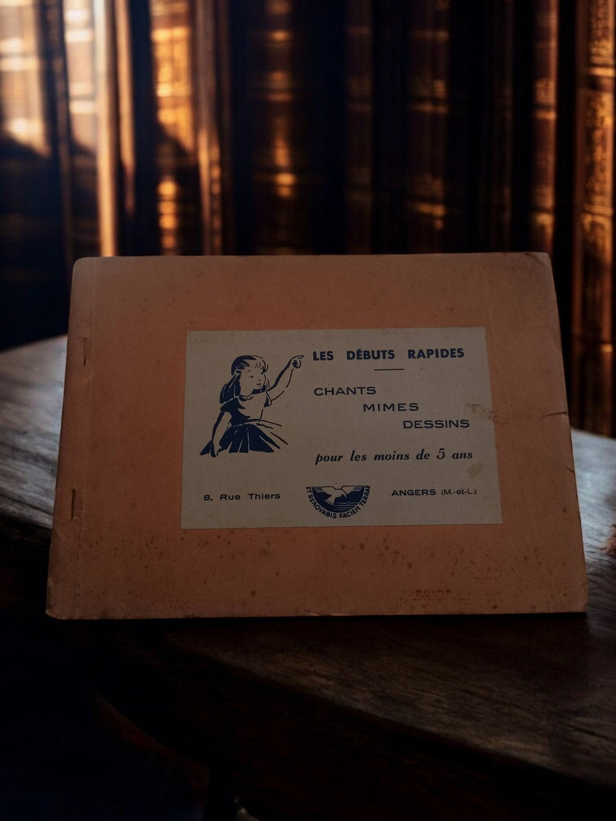 Livre ancien Les Débuts Rapides chants mimes dessins enfants vintage Angers