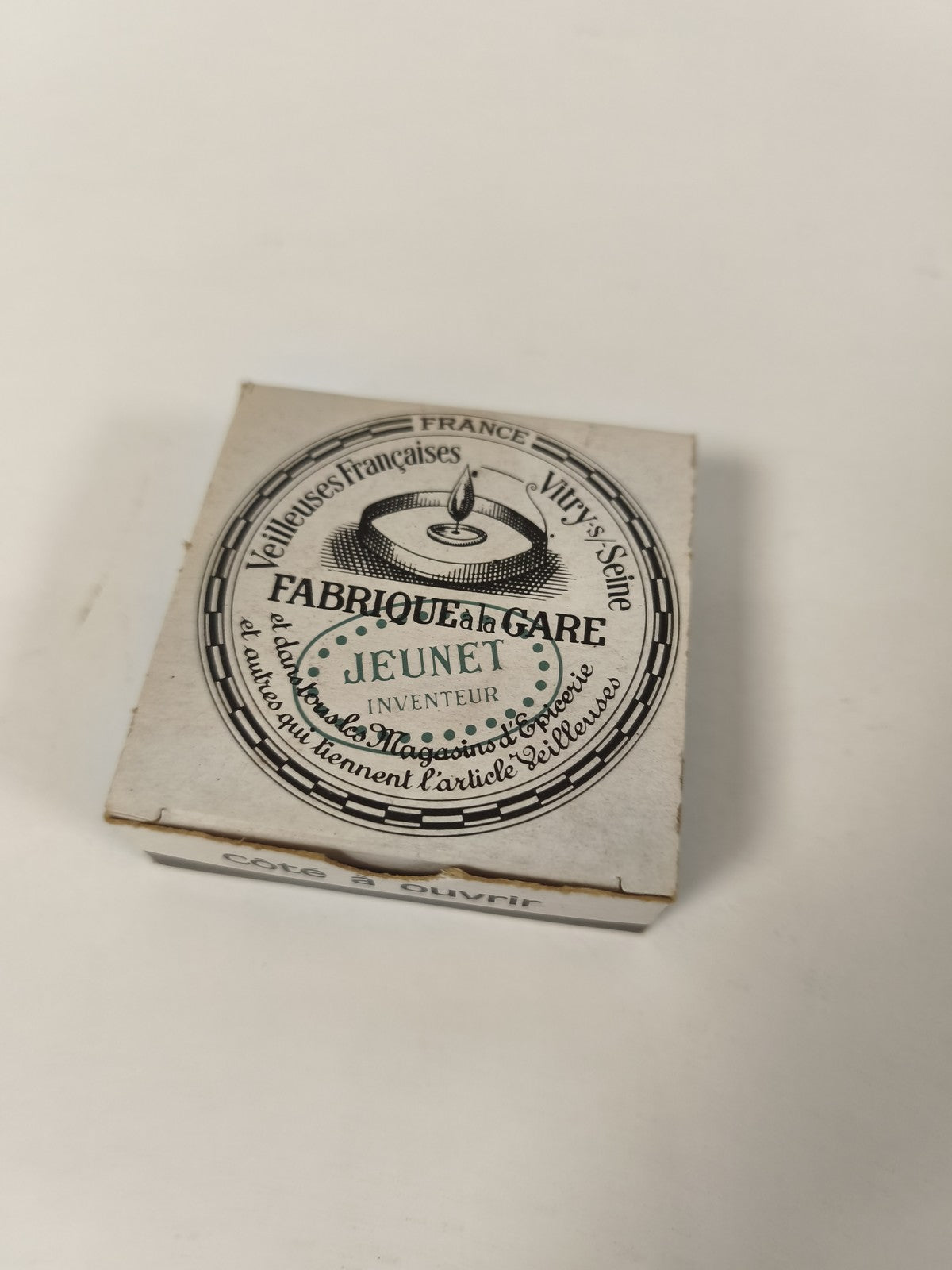 Ancienne boîte publicitaire Jeunet Fabrique la Gare Vitry-sur-Seine déco rétro