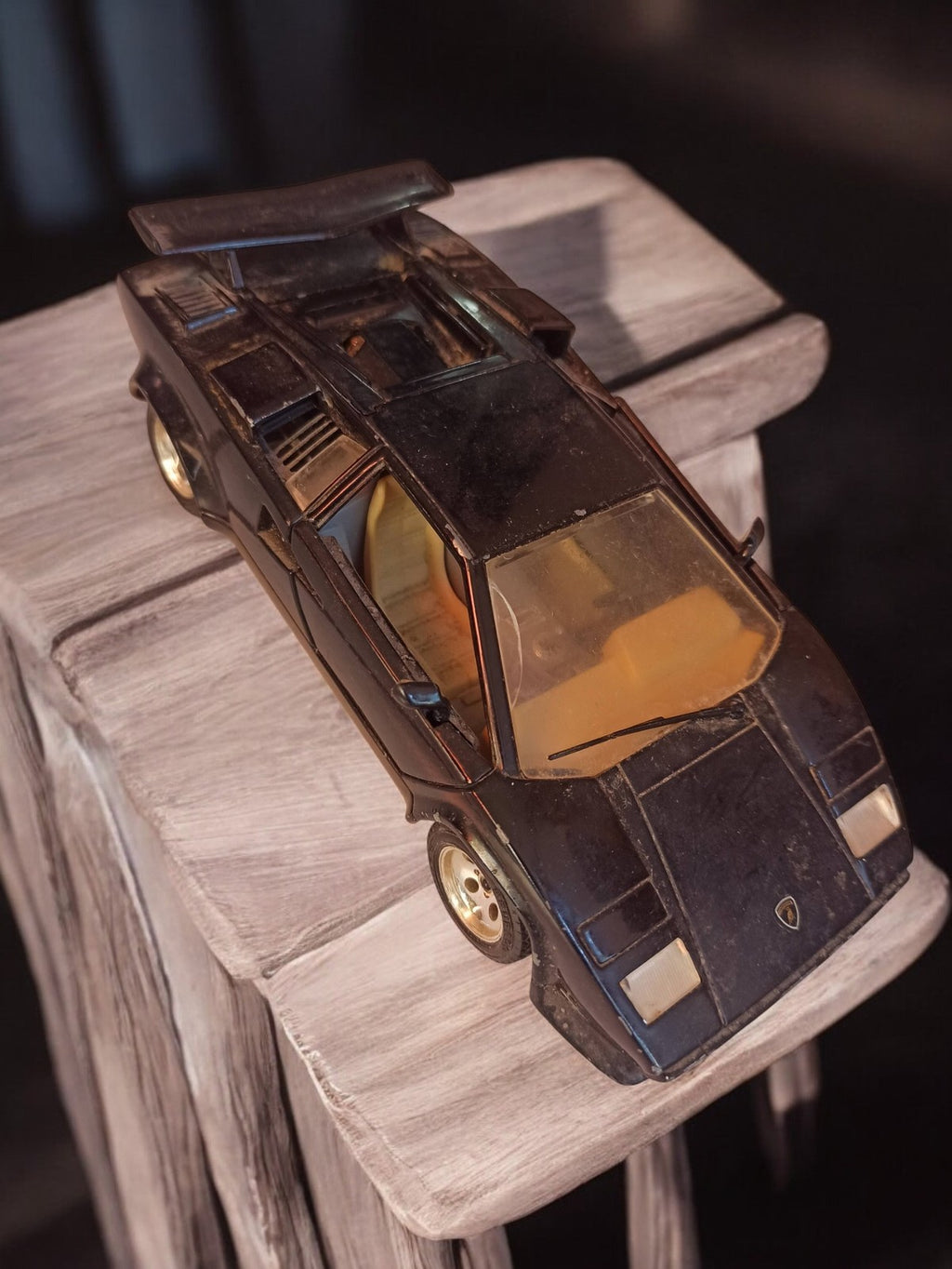 Voiture miniature Lamborghini Countach Burago vintage noire, ancien modèle colle