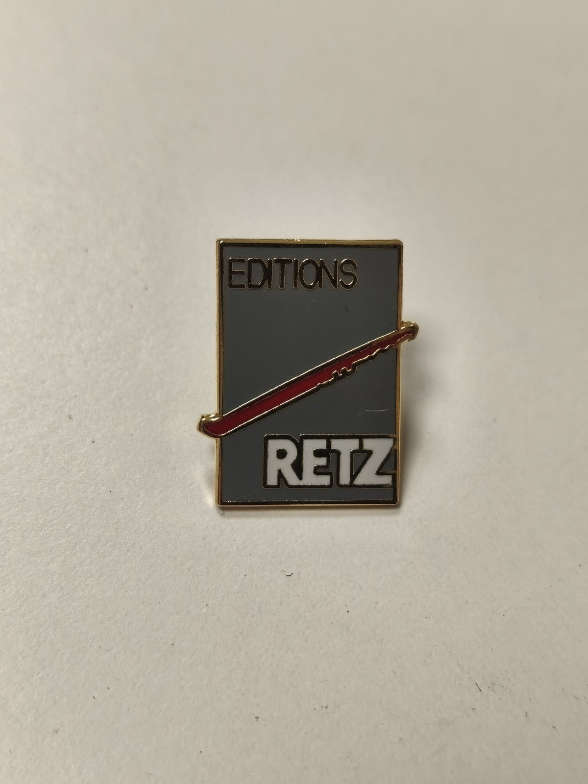 Pin's ancien Retz édition, badge vintage rétro collection années 80 rare