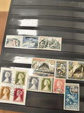 Lot de timbres Monaco multicolores, thèmes architecture, portraits, paysages