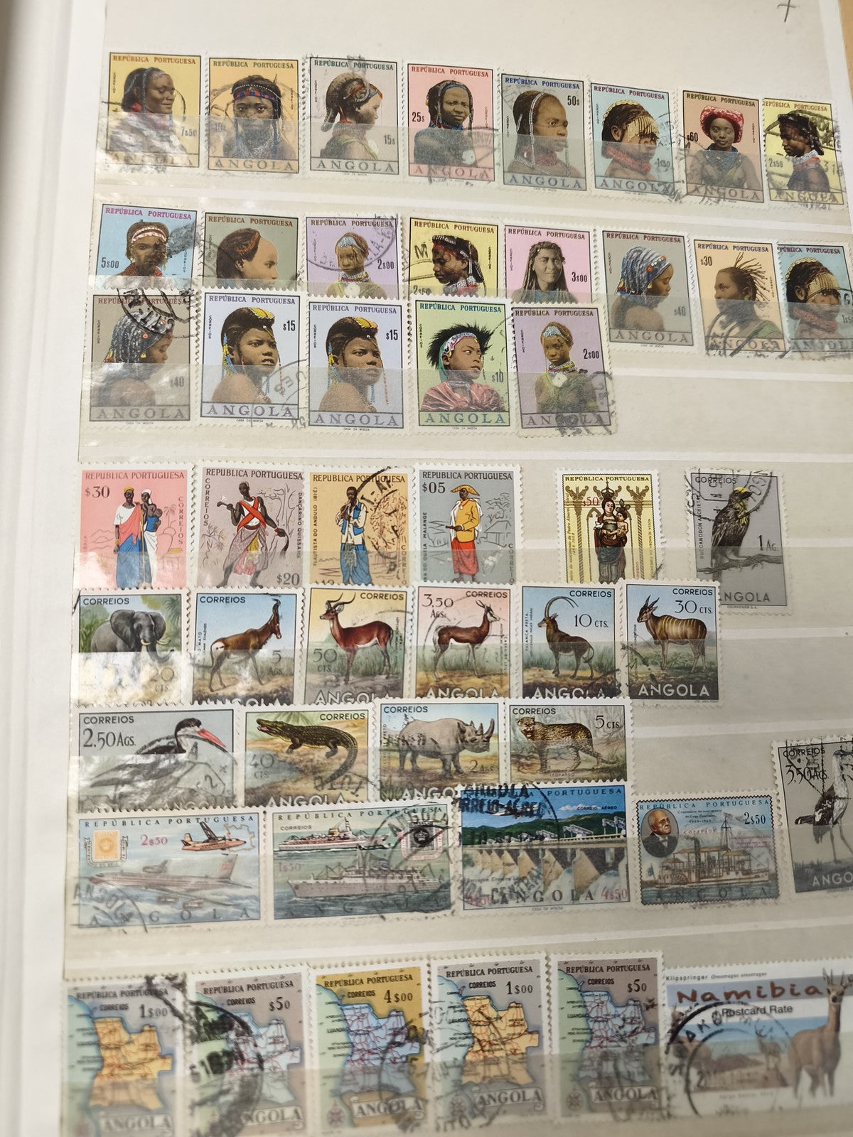 Lot de timbres Angola République Portugaise motifs portraits animaux paysages