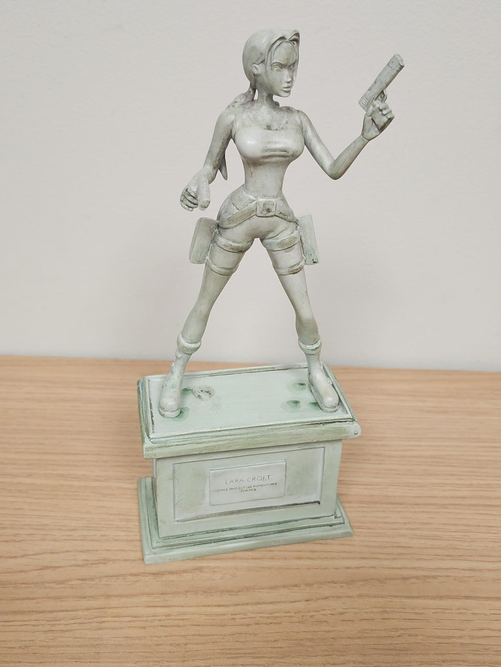 Figurine Tomb Raider Lara Croft Atlas Statue décorative officielle jeu vidéo
