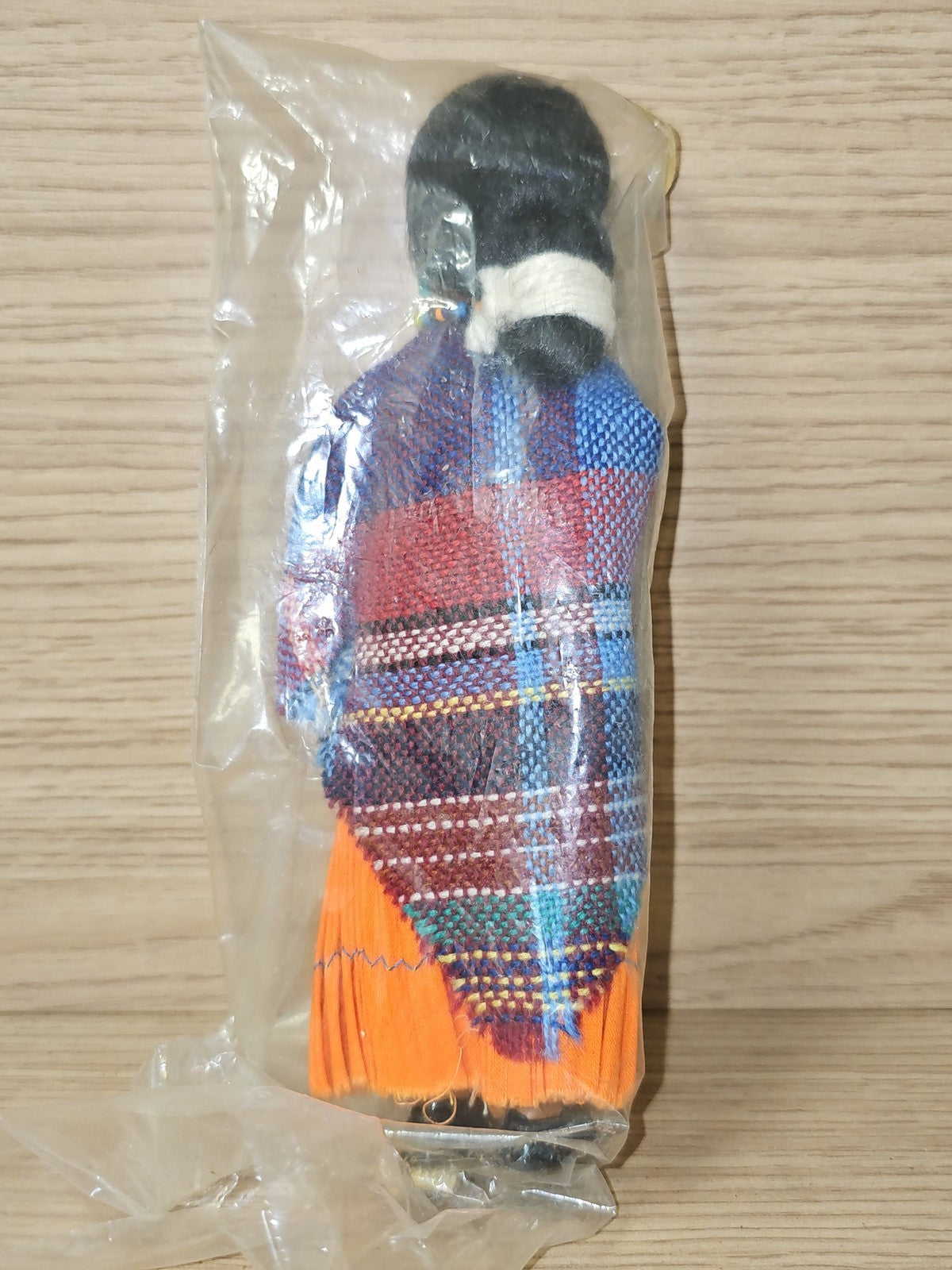 Poupée amérindienne ancienne vintage fille en plastique, souvenir rétro collecti