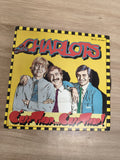 Vinyle 45 tours Les Charlots "C'est trop... C'est trop !" pochette jaune illustr
