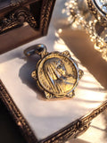 Médaille religieuse catholique vintage dorée Vierge Marie pendentif ancien