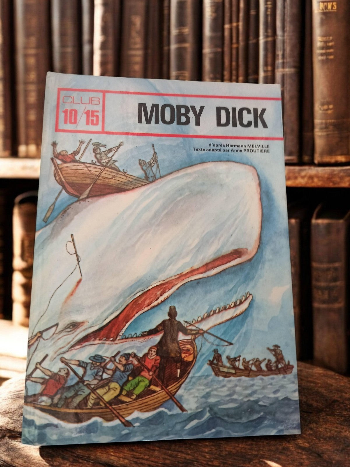 Livre vintage Moby Dick Club 10/15 couverture illustrée rétro ancien roman