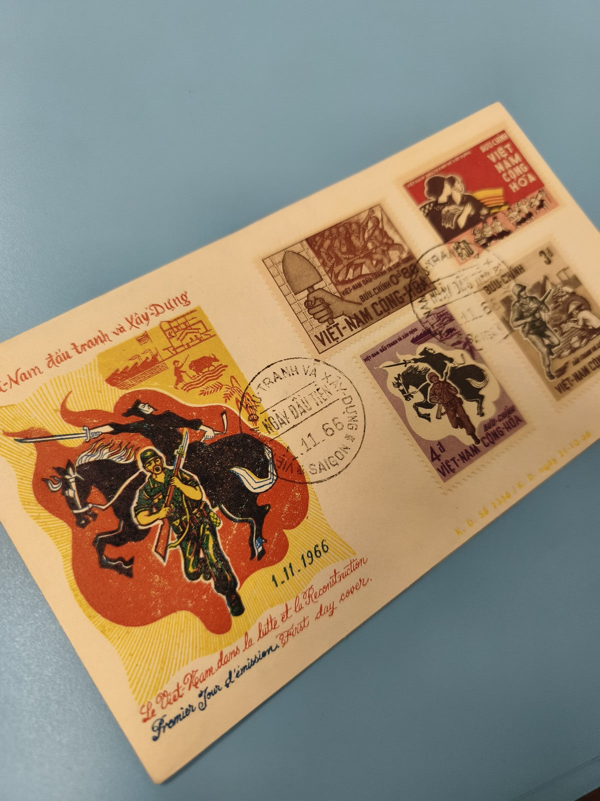 Ancienne enveloppe FDC Vietnam 1966, timbres illustrés Guerre & Reconstruction
