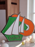 Pin's vintage émail Centrale voiliers vert orange badge publicitaire rétro