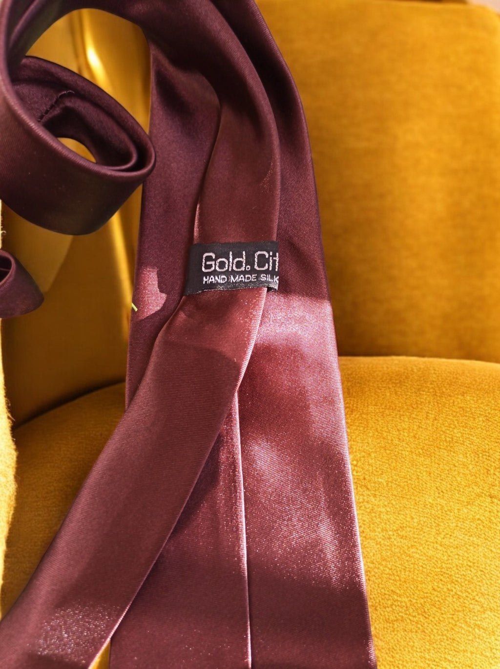 Cravate vintage Gold City bordeaux unie style classique rétro homme