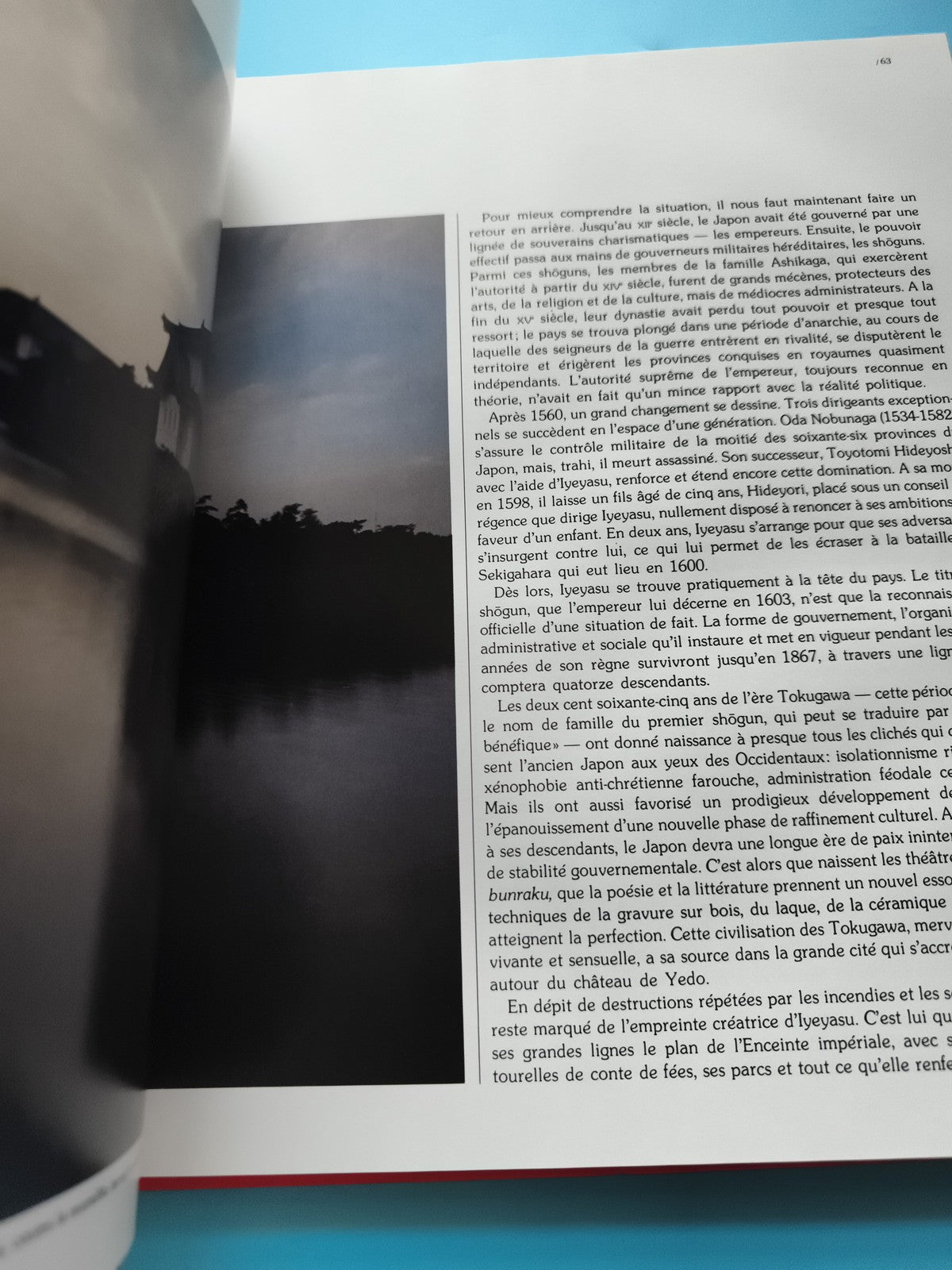 Livre Les Grandes Cités Tokyo photo néon couverture rigide art urbain