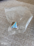 Pin's vintage Marseille émaillé bleu triangle, badge ancien, collection