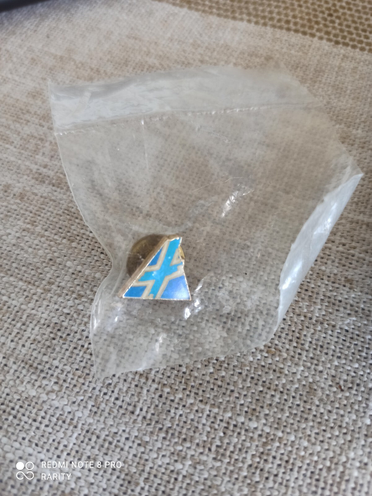 Pin's vintage Marseille émaillé bleu triangle, badge ancien, collection