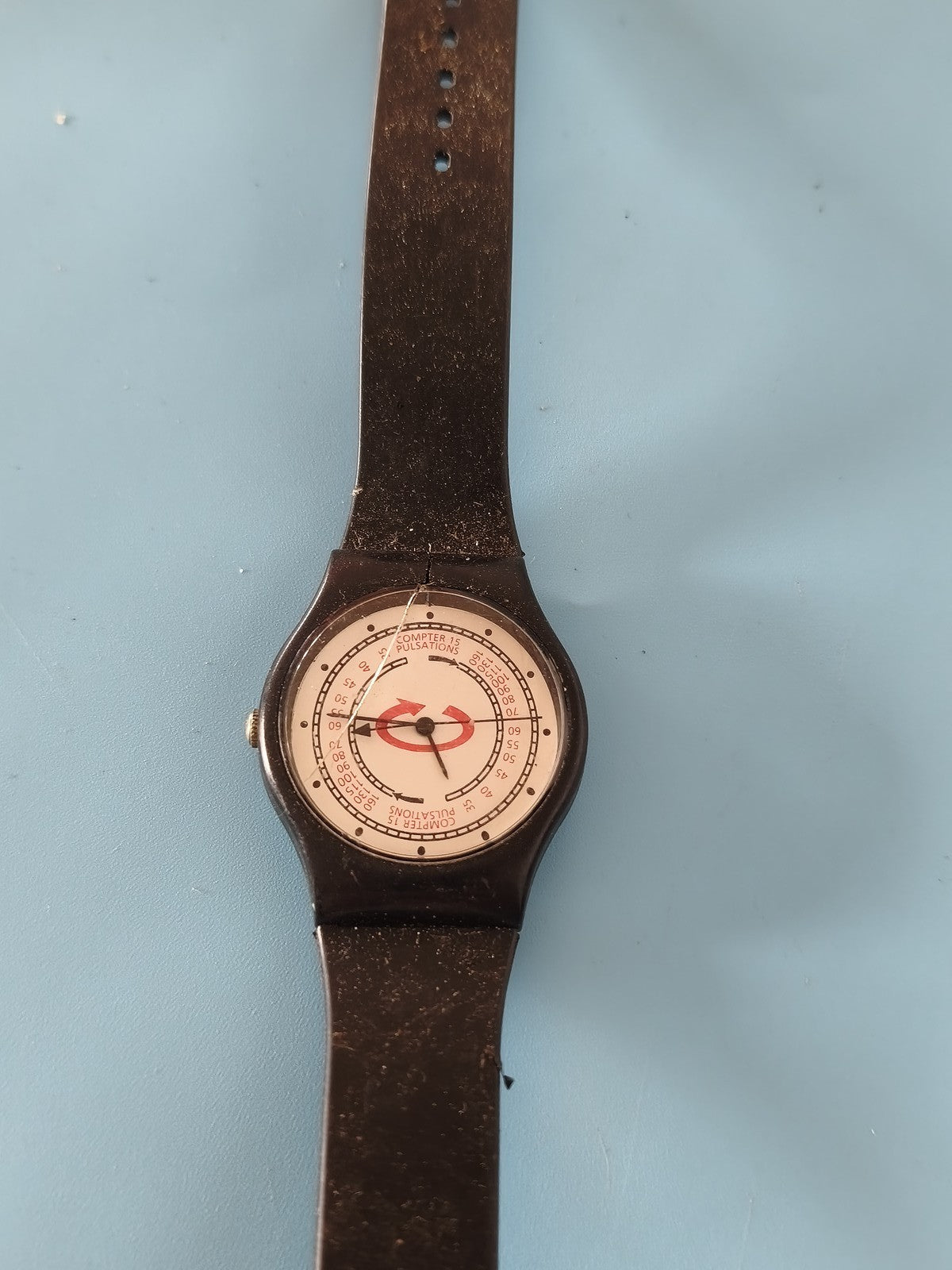 Montre publicitaire ancienne rétro vintage pour collectionneur objet publicitair