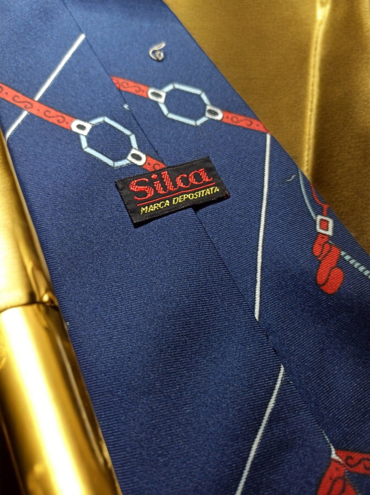 Cravate vintage Silcade Silca bleu motifs équestres rétro homme élégant