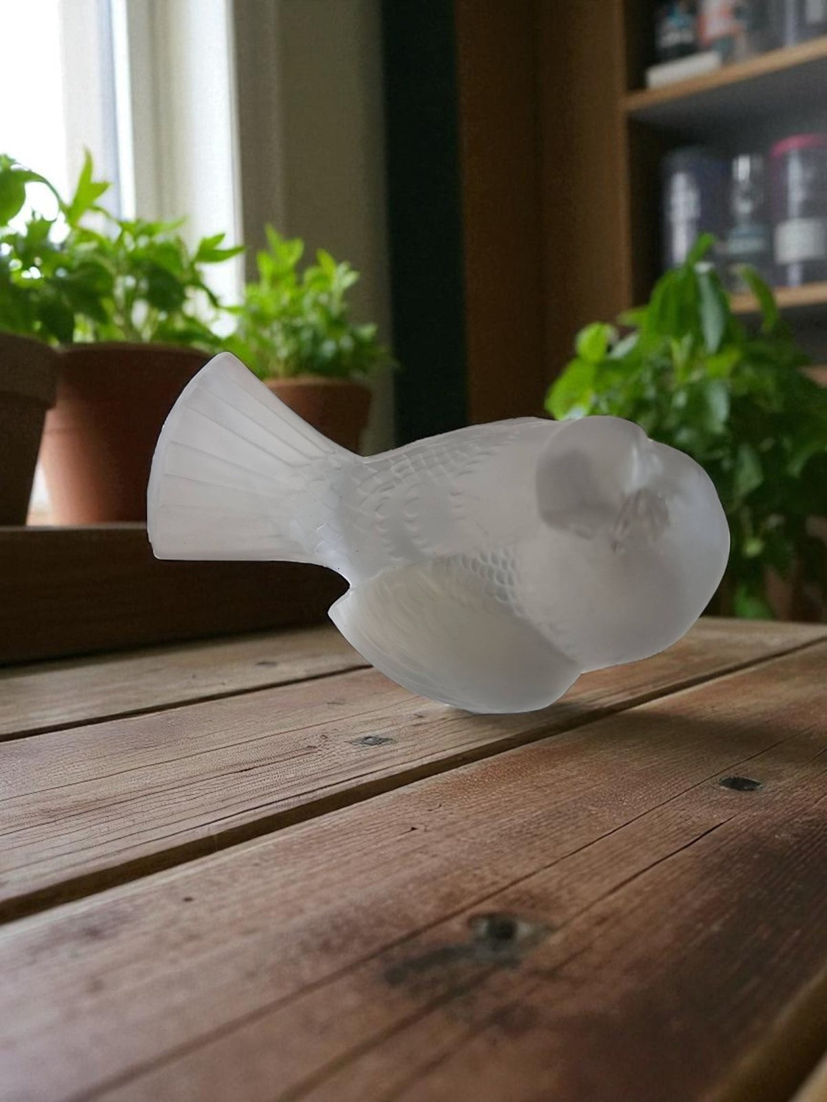 Figurine oiseau en cristal dépoli Lalique France vintage décor réaliste