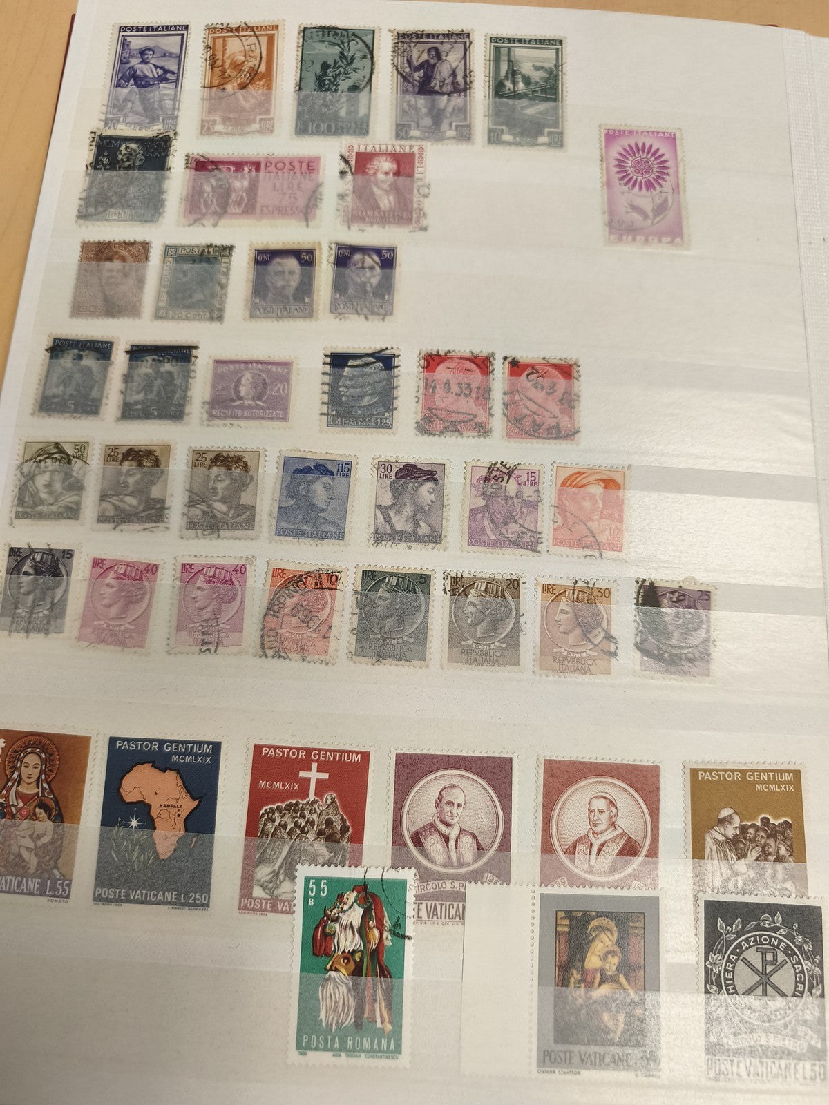 Lot timbres Poste Italienne Vatican Roumanie oblitérés et neufs philatélie