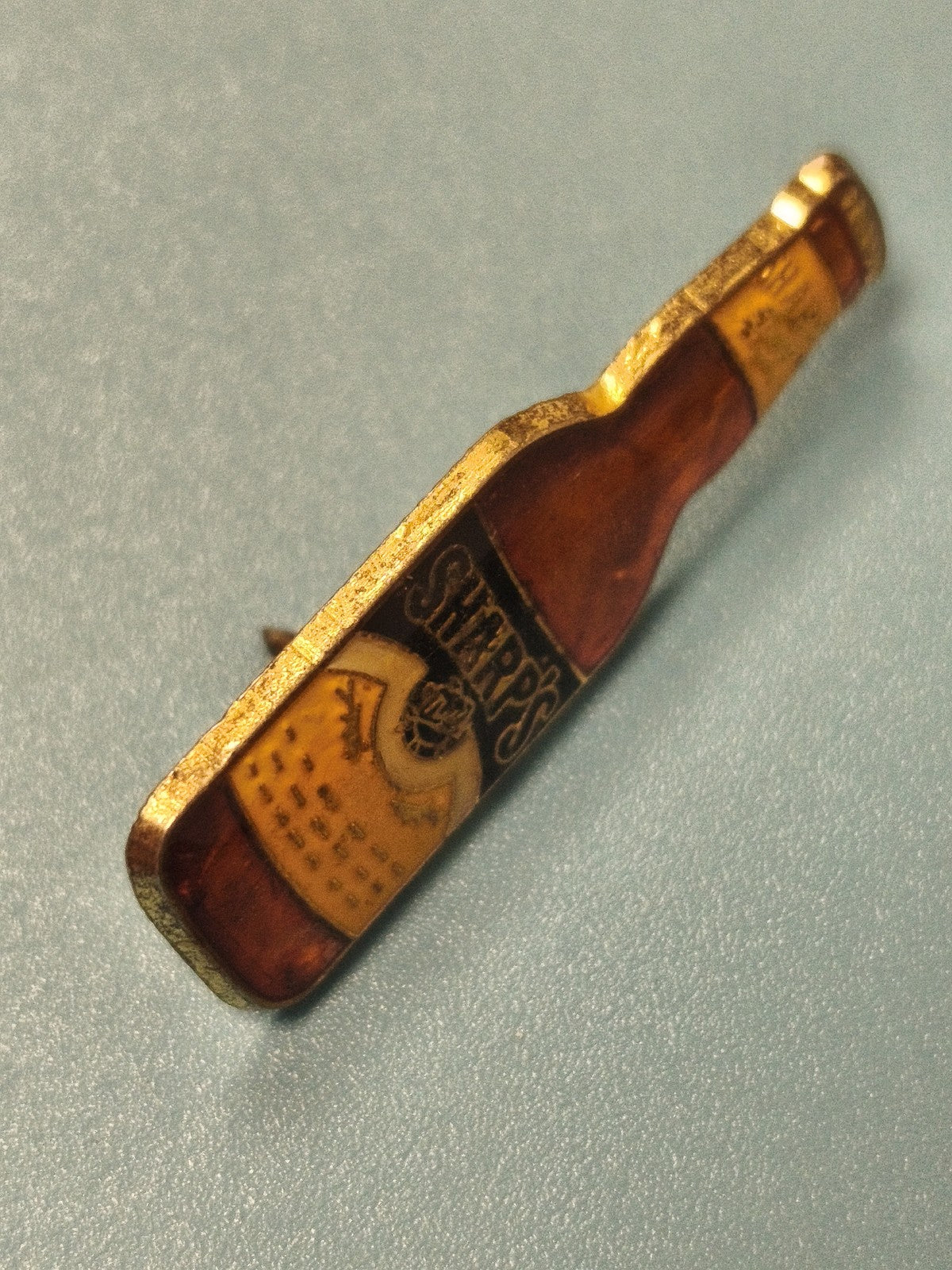 Vintage pin's bouteille bière Sharp's collection pub rétro ancien rare