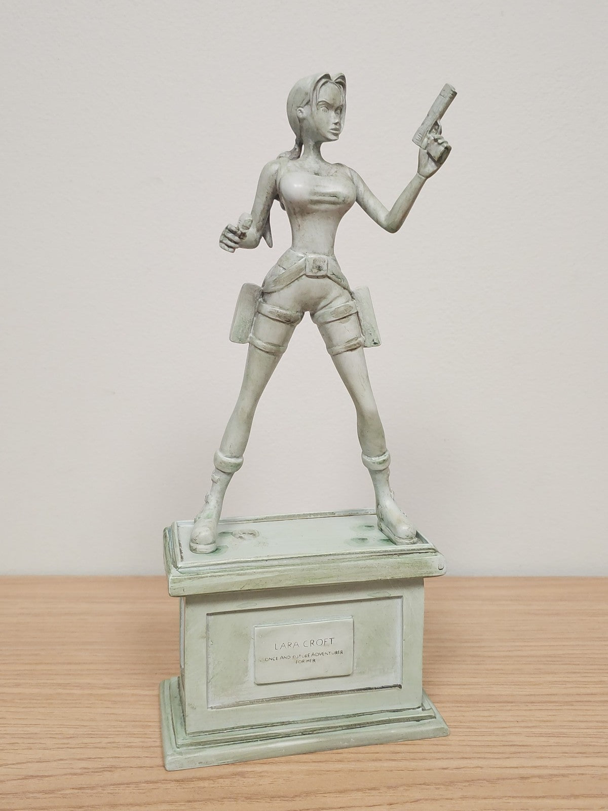 Figurine Tomb Raider Lara Croft Atlas Statue décorative officielle jeu vidéo