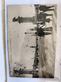 CPA Paris Pont Alexandre III animation début XXe photo ancienne