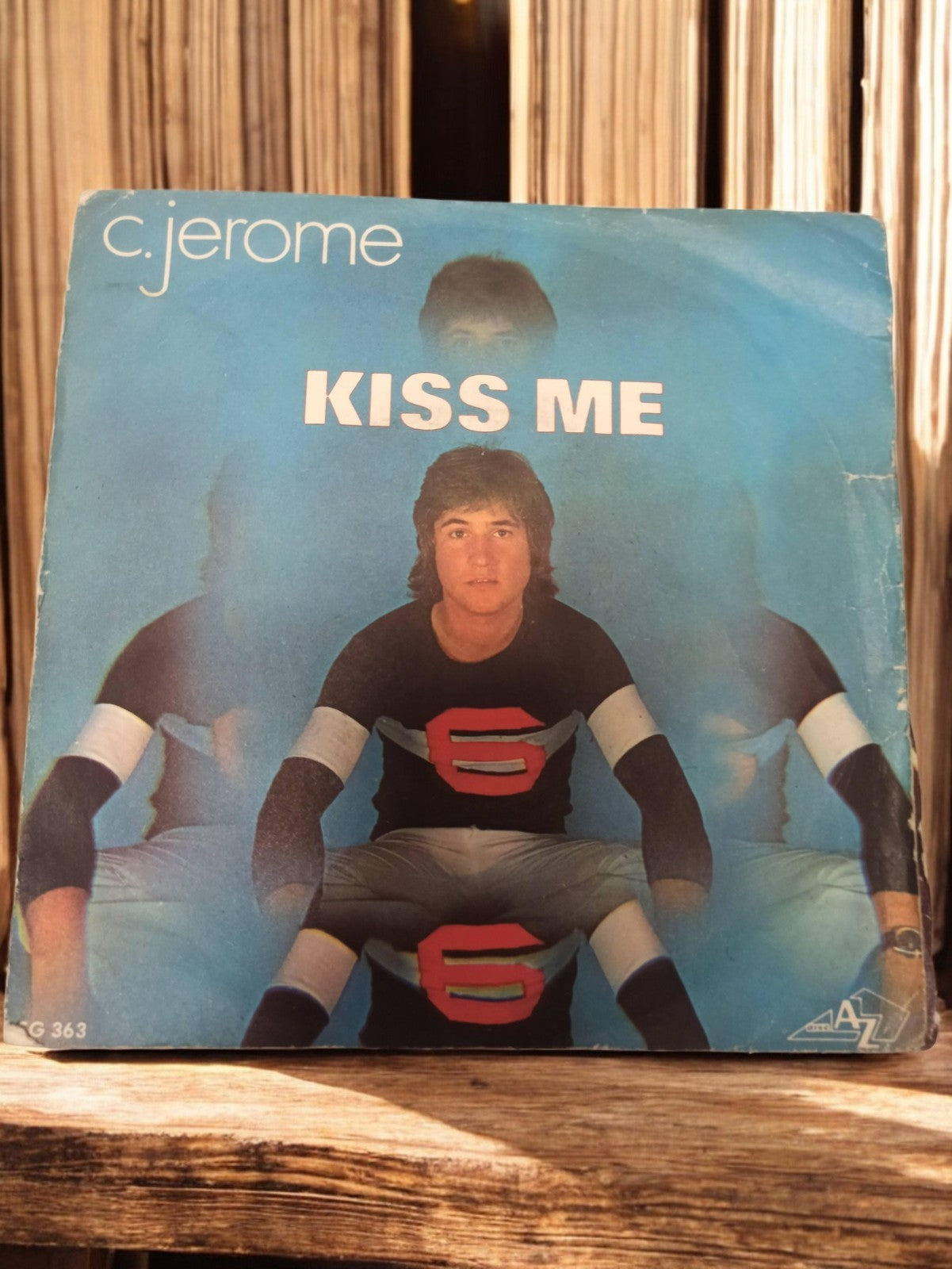 Vinyle 45 tours C. Jérôme Kiss Me vintage pochette bleue rétro AZ