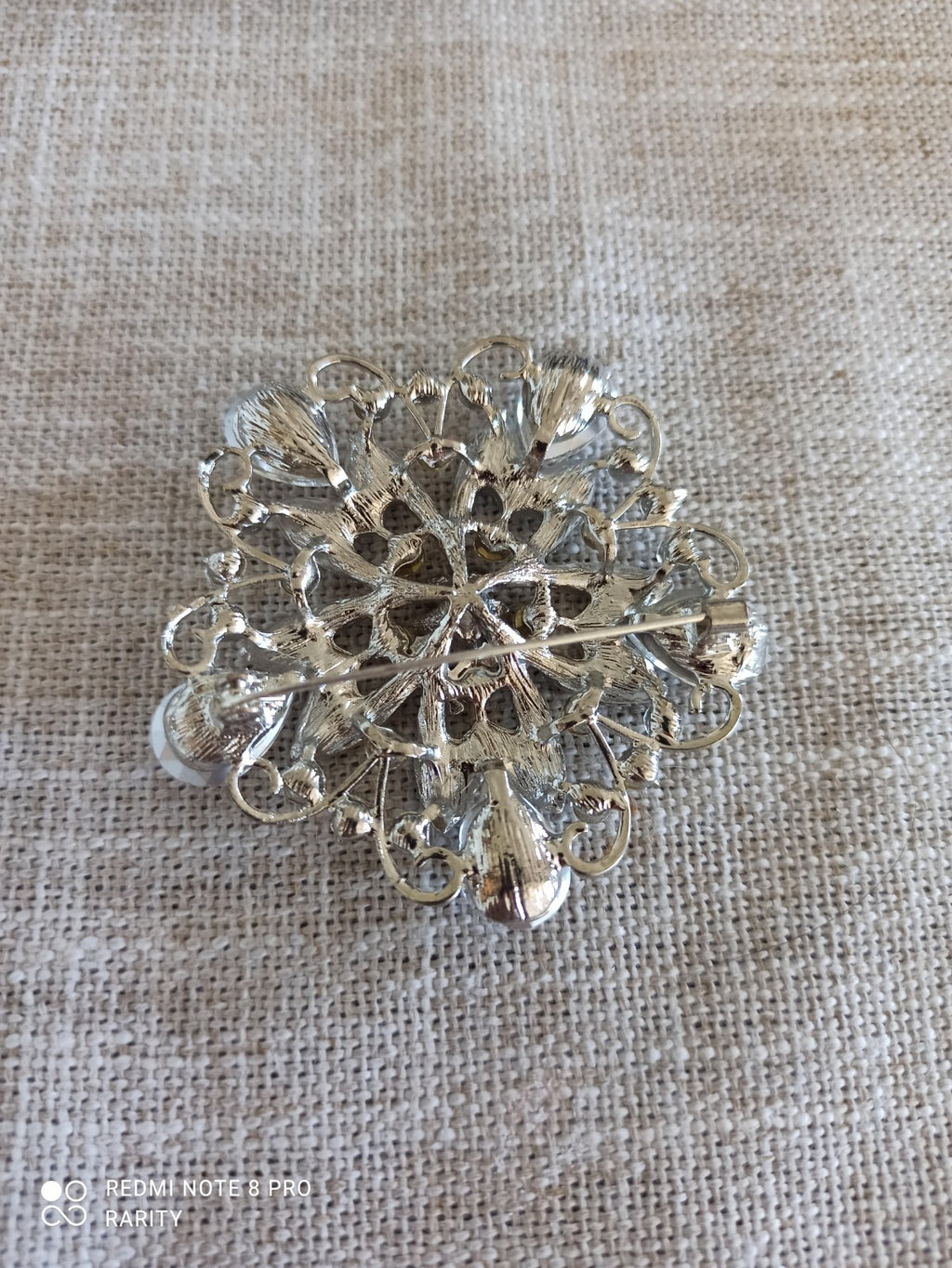 Broche vintage strass cristal transparent – Bijou floral élégant rétro