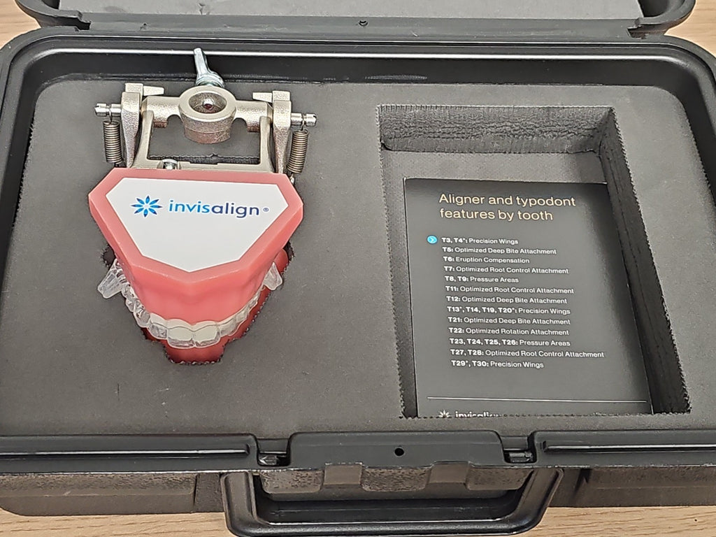 Modèle dentaire démonstration Invisalign écarteur joue typodont orthodontie