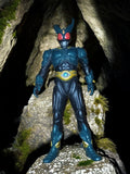 Figurine Kamen Rider Gills Bandai noire yeux rouges ? série classique articulée