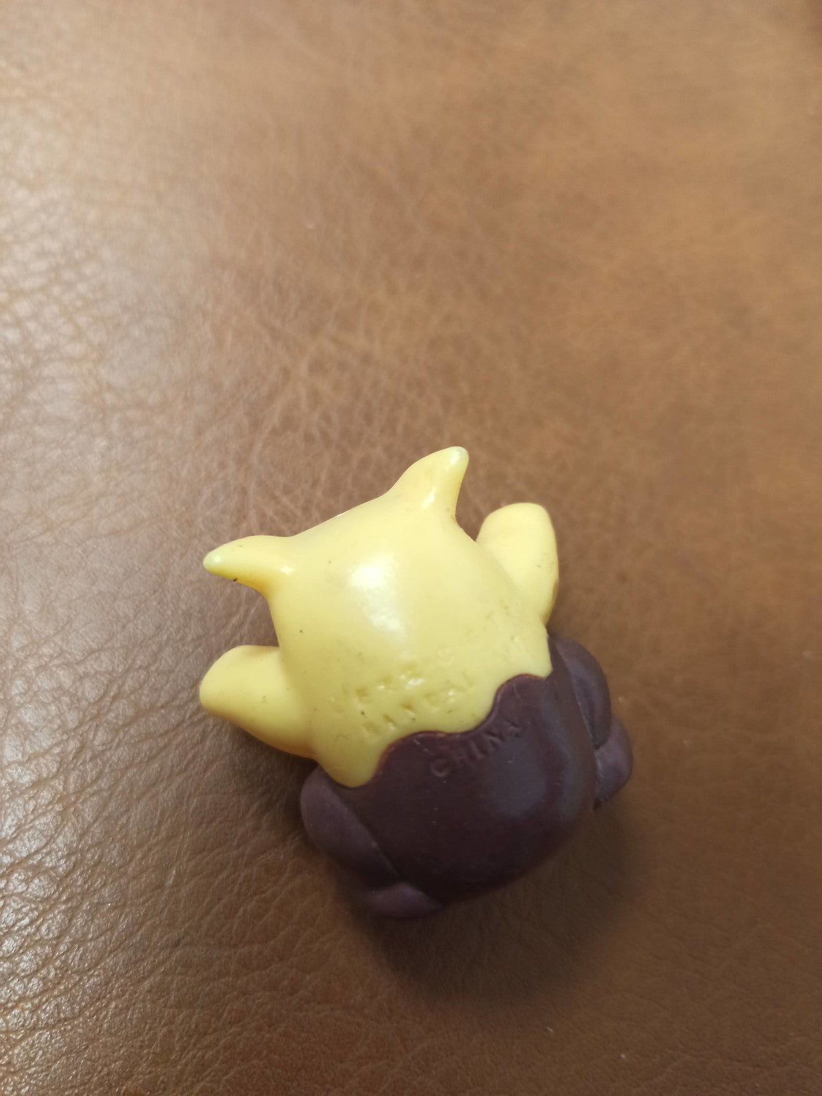 Figurine vintage Pokémon Soporifik jaune marron rétro années 90 ancien jouet