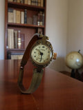 Montre femme vintage Dilecta mécanique à réviser, bracelet aspect doré ancien