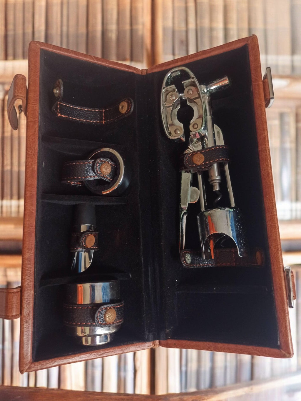 Coffret sommelier vintage ouvre-bouteille rétro avec étui cuir brun vin