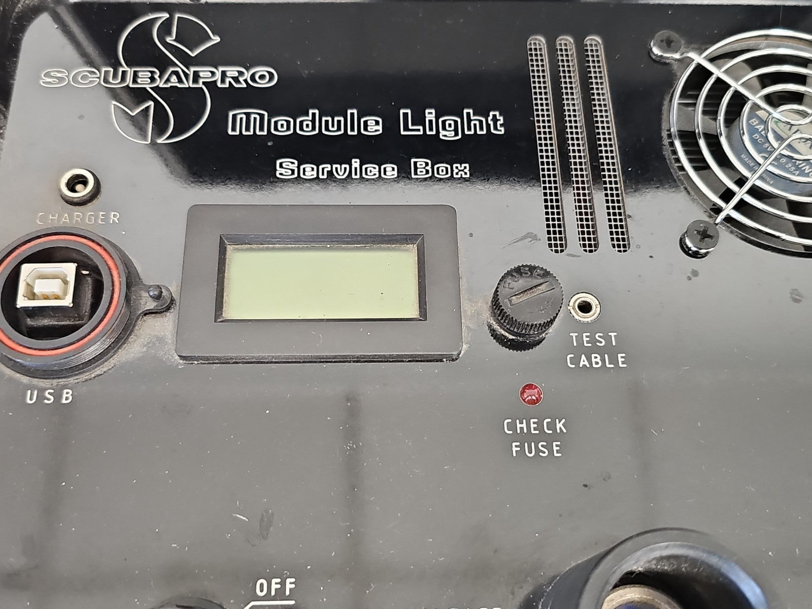 Boîtier Scubapro Module Light Service Box vintage test USB chargeur