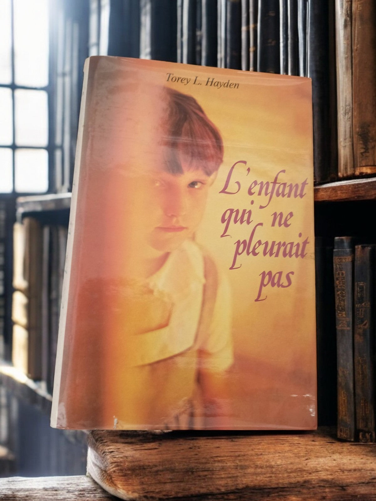 Livre ancien L'enfant qui ne pleurait pas Torey L. Hayden édition broché