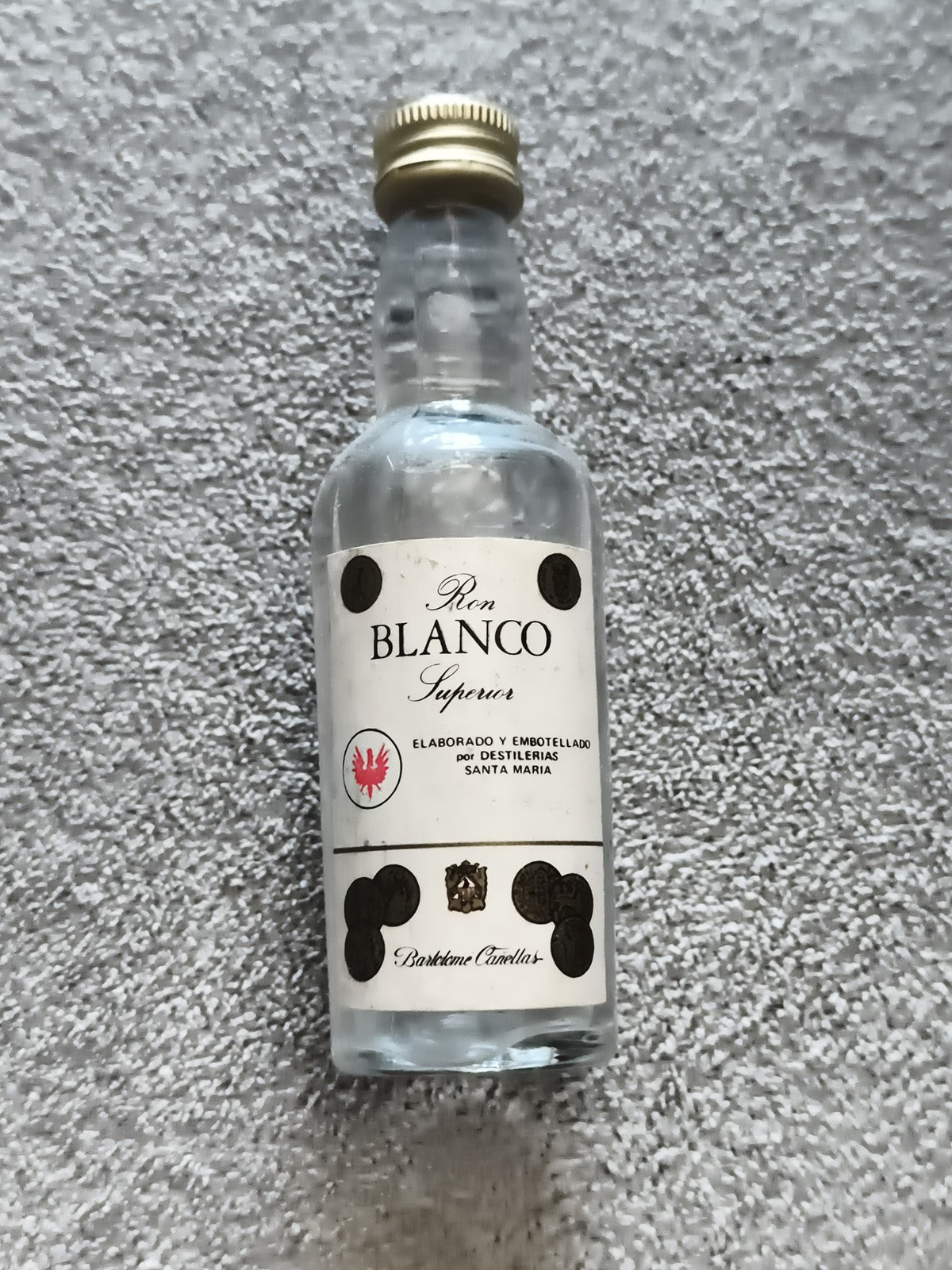 Mignonnette Ron Blanco Superior vintage, bouteille miniature partiellement plein