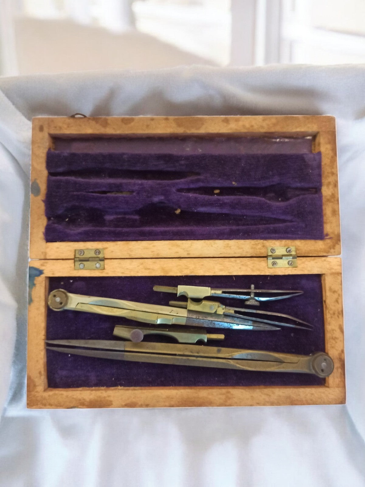 Compas ancien en coffret bois, instruments dessin vintage, étui velours