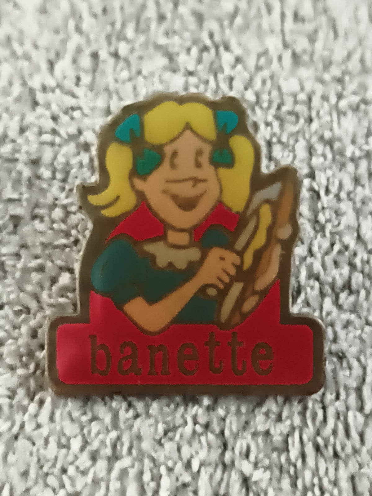 Pin's vintage Banette fillette pain émaillé pub boulangerie rétro