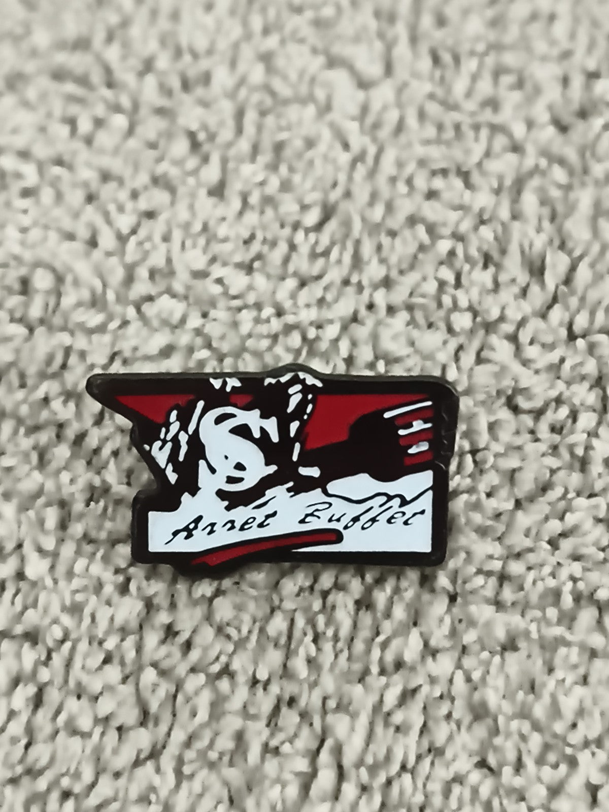 Pin's vintage Arret Buffet logo restaurant, badge ancien déco bistrot (Ref 1)