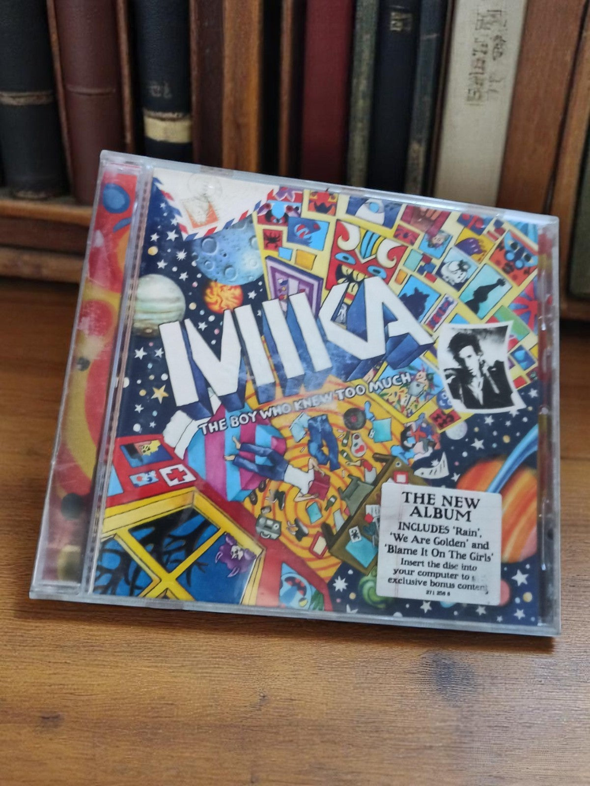 CD Mika "The Boy Who Knew Too Much" Special Pop Edition – colourful sleeve