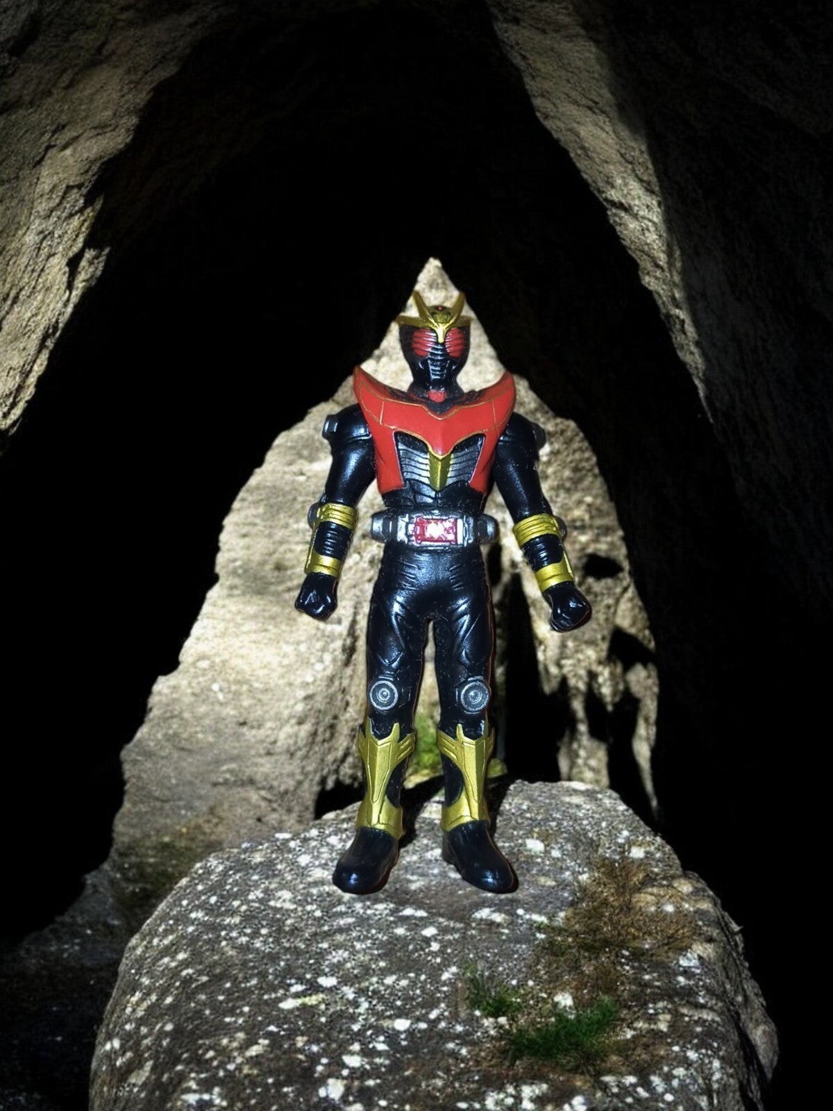 Figurine Kamen Rider Ryuki Bandai noir rouge or Tokusatsu Japon